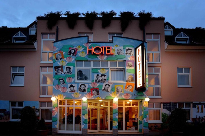 Hotel 72 of 72