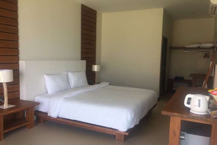 Room 9 of 86
