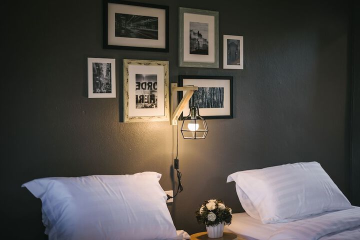 Room 7 of 63