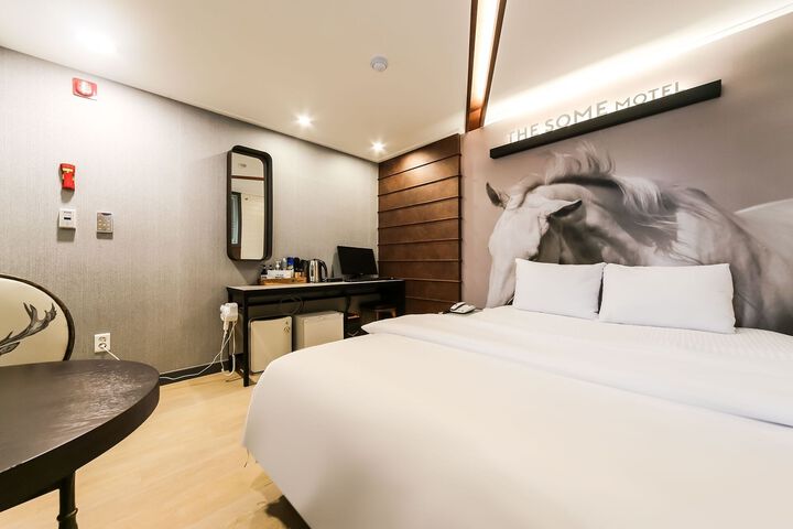 Room 51 of 70