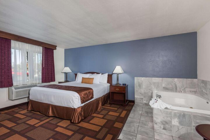 1 King Bed (6 of 11)