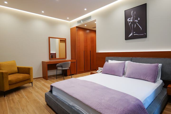 Room 16 of 104