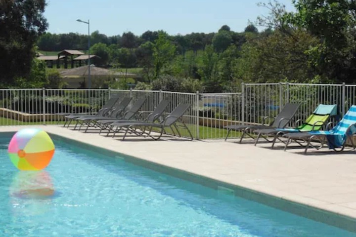 Pool Hotel