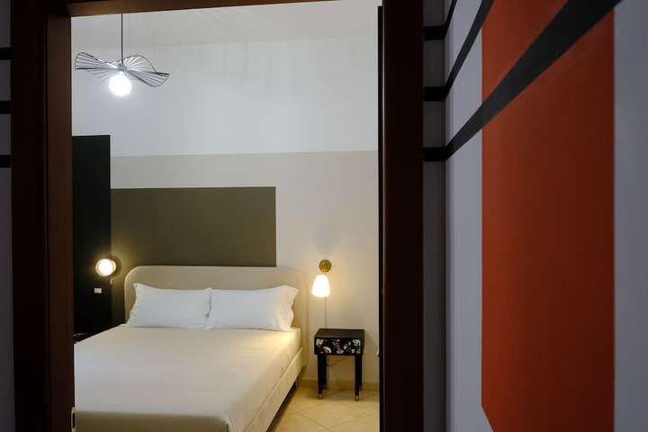 Room 13 of 34