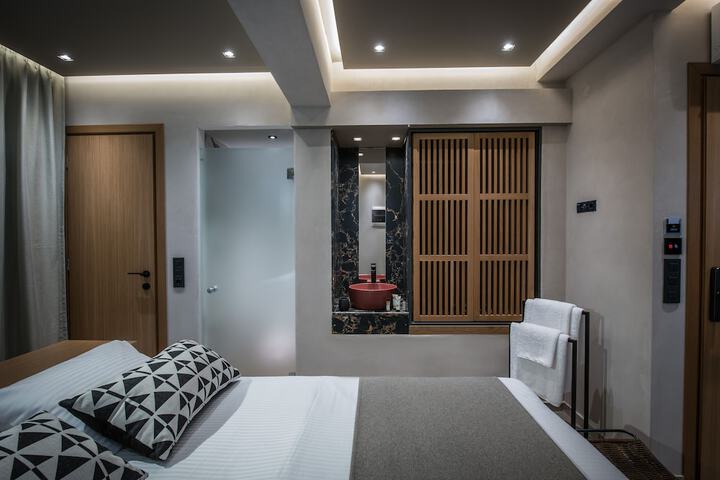 Room 11 of 65