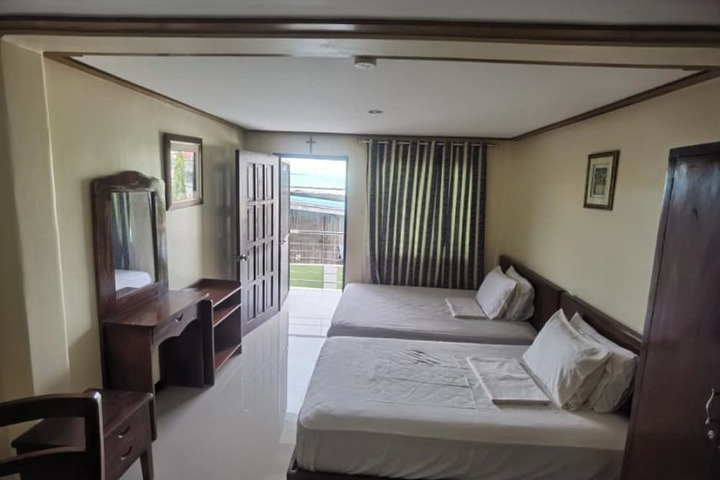 Room 14 of 34