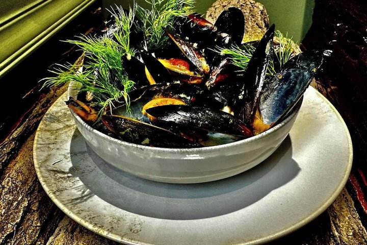 Dining 52 of 58