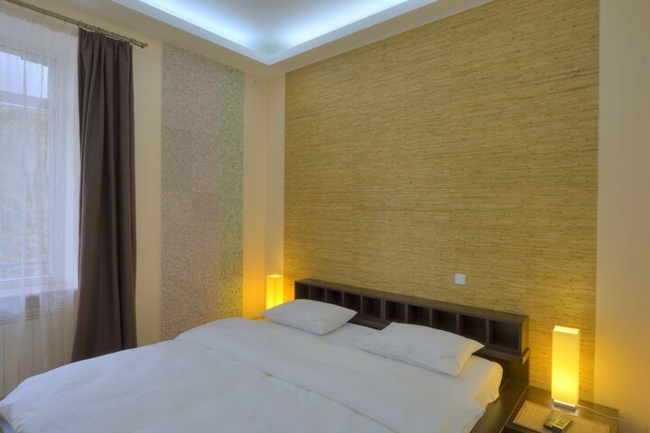 Room 30 of 100