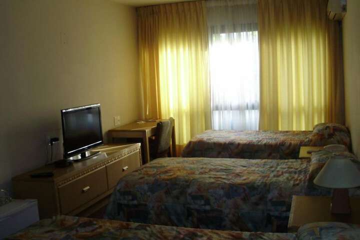 Room 17 of 33