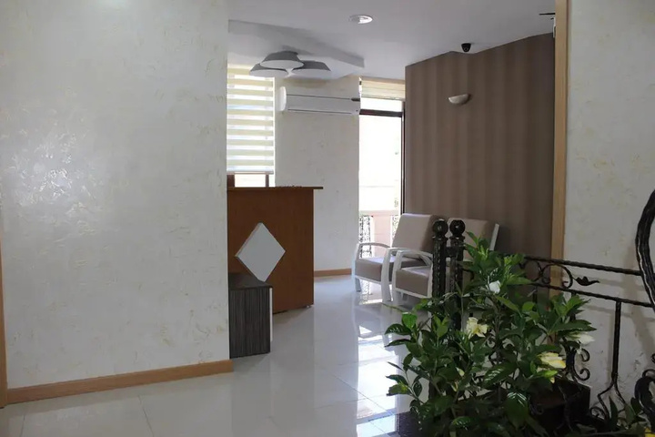 Moni Hotel