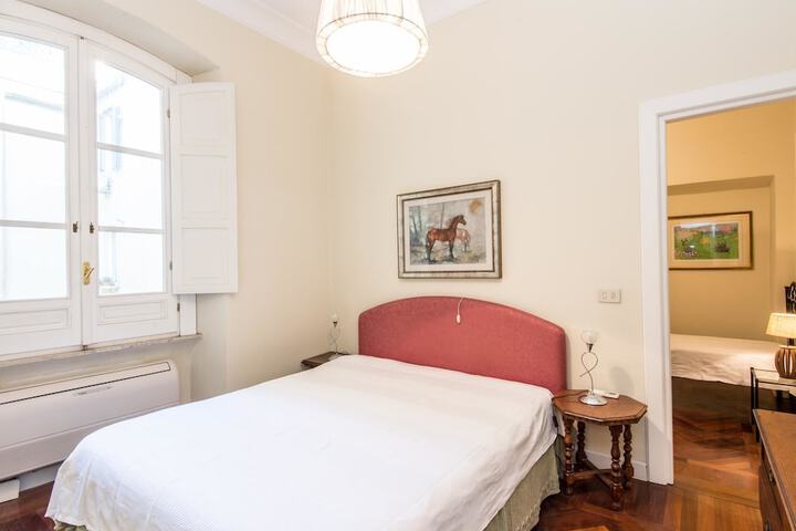 Room 3 of 49