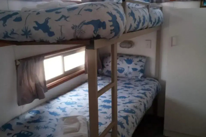 Room 4 of 11