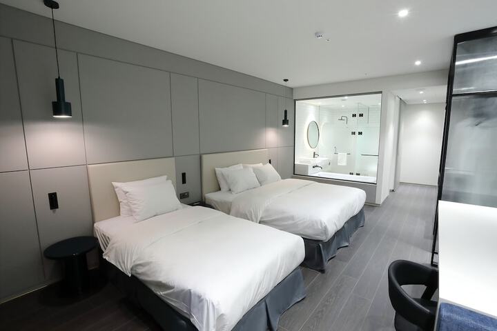 Room 3 of 14