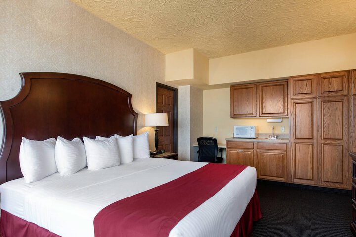 Room 21 of 80