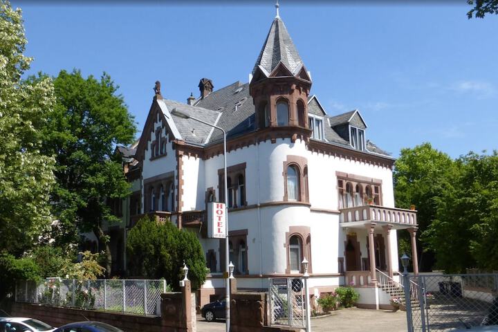 Exterior of Hotel am Berg