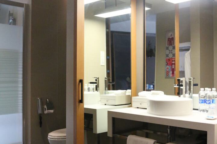 Room 12 of 61
