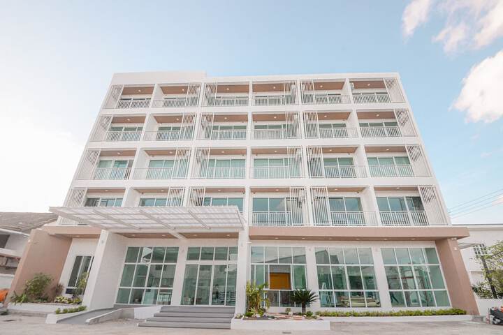 HOTEL AGNES