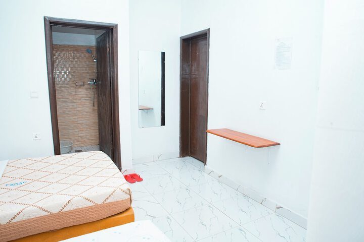Room 14 of 34