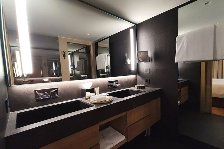 Room 54 of 110