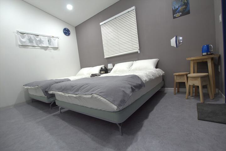 Room 12 of 55