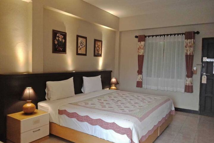 Room 21 of 80