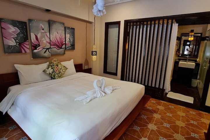 Room 5 of 34