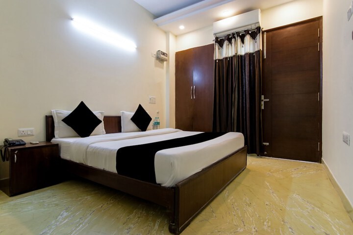 Room 16 of 24