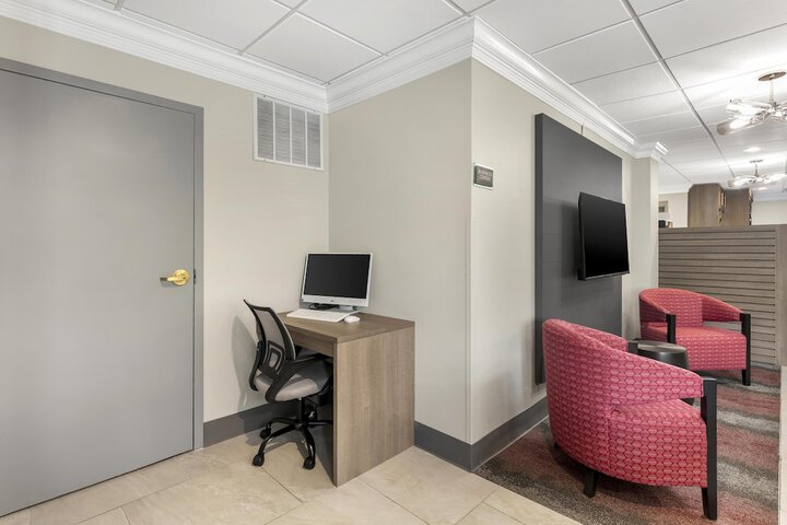 Business Center 56 of 64