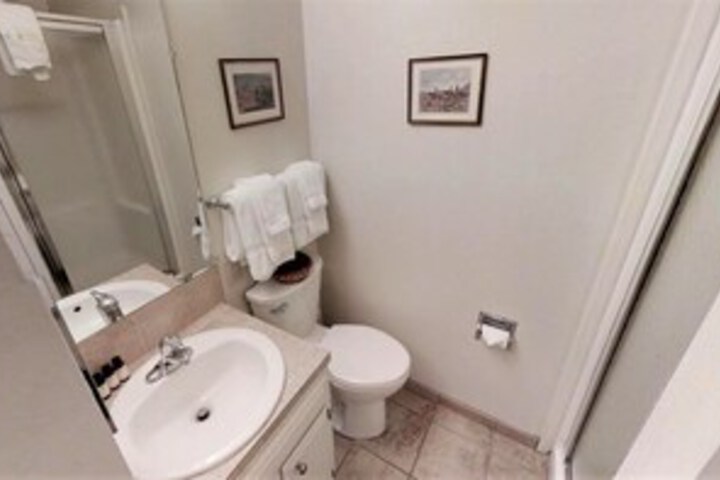 Room 3 of 24