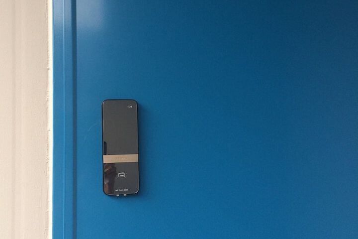 Room 8 of 68