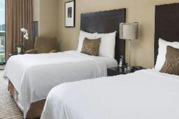Executive Room 1 King Bed (2 of 22)