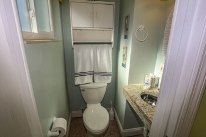 Room 7 of 28