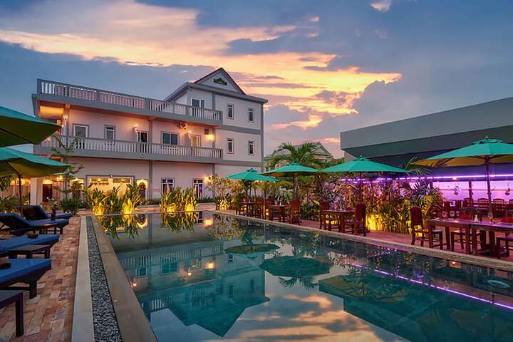 Lilly Holiday Hotel