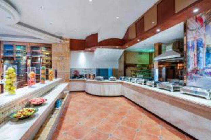 Zerun Hotel (Chengdu Southwest Jiaotong University Subway) Station)