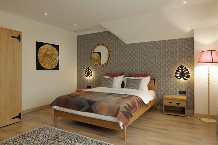 Room 6 of 69