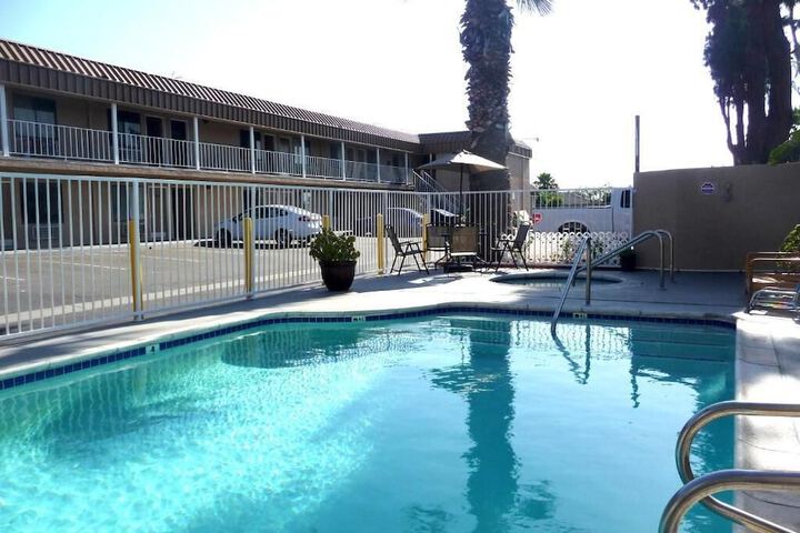 Pools & Facilities