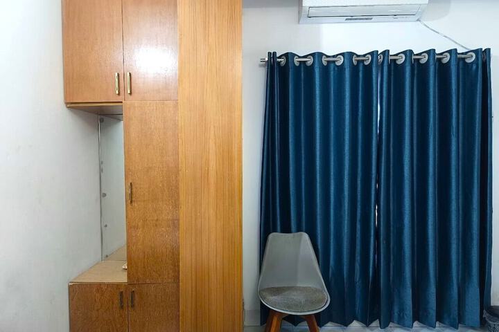 Room 11 of 23
