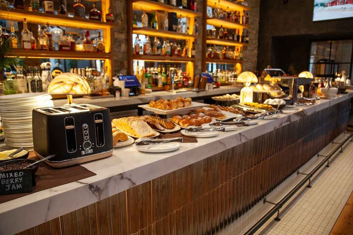 Dining 66 of 78