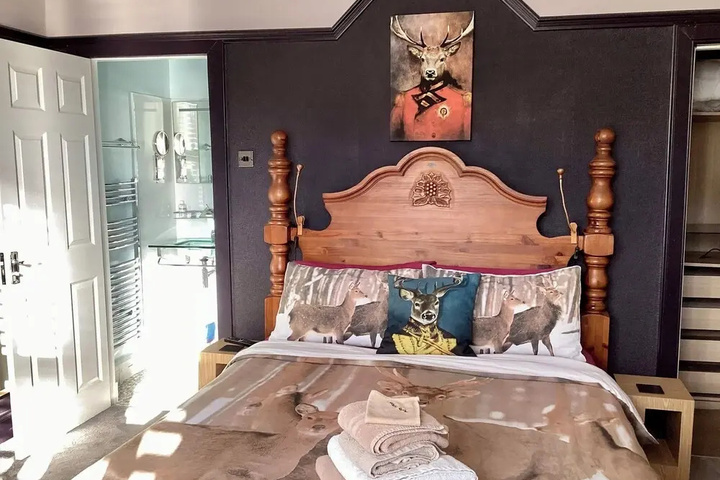 Room 3 of 11