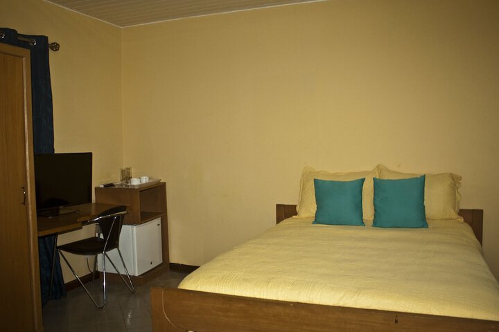 Room 28 of 66