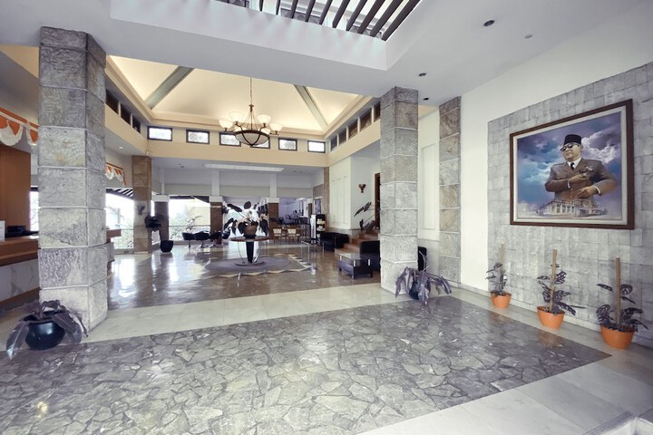 Hotel Interior 2 of 28