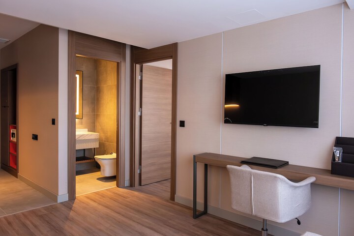 Room 15 of 68