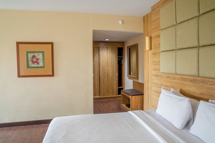 Room 27 of 57