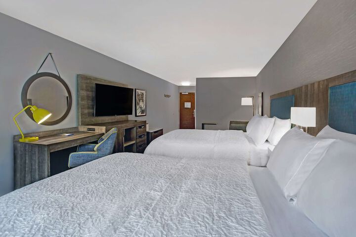 2 Queen Beds (5 of 11)