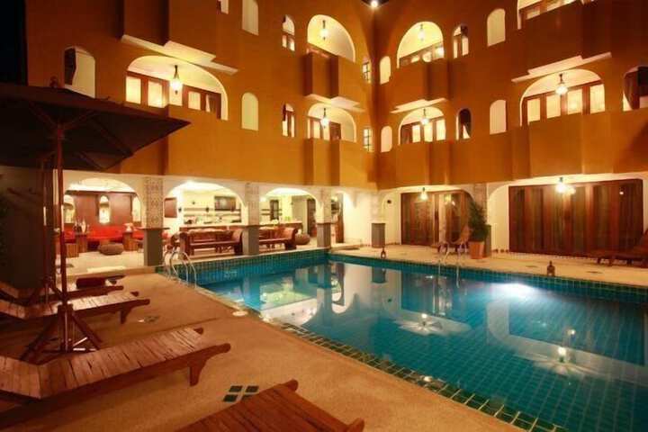 Hotel Pool