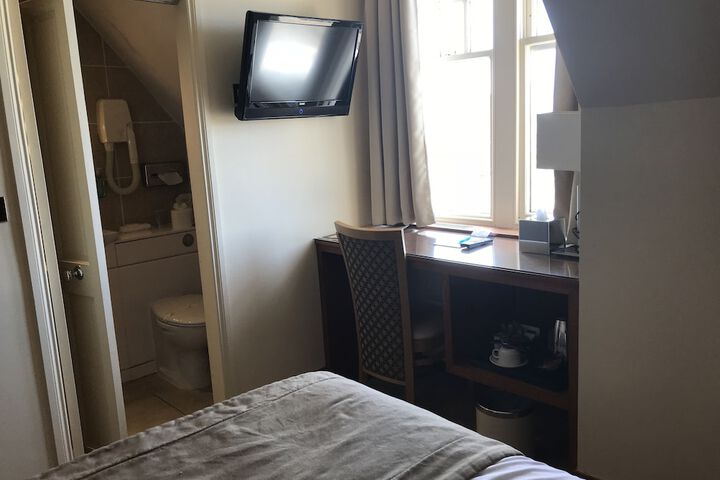 Room 26 of 72