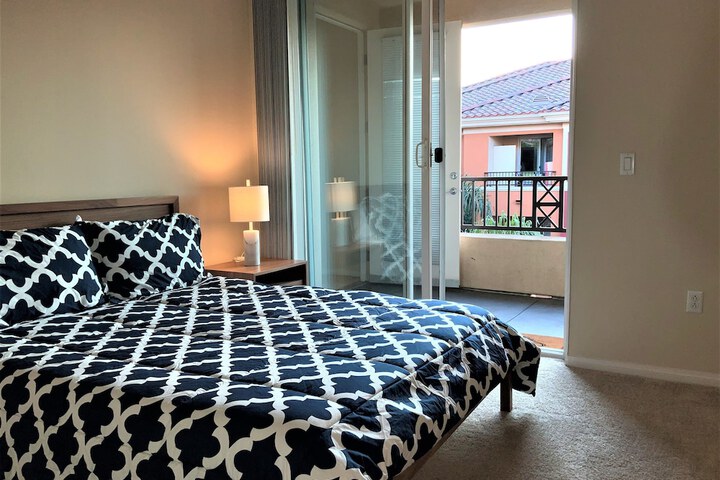 Room 4 of 30
