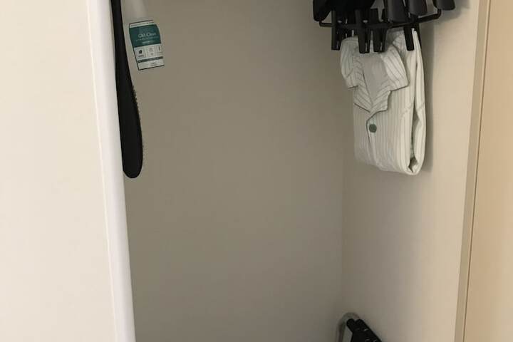 Room 28 of 50