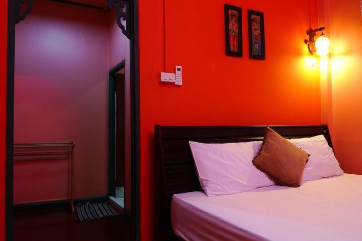 Room 15 of 32