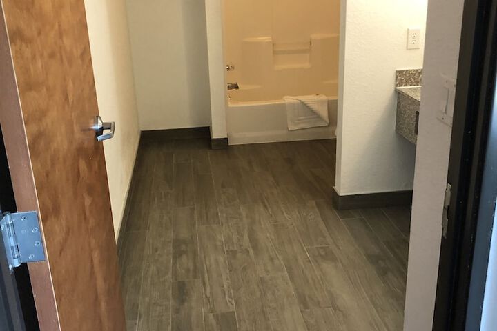 Room 48 of 90